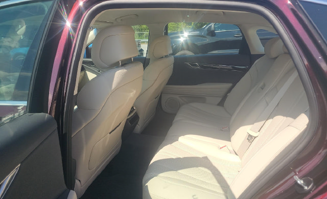 Used 2021 Genesis G80 2.5T AWD/4WD image 8