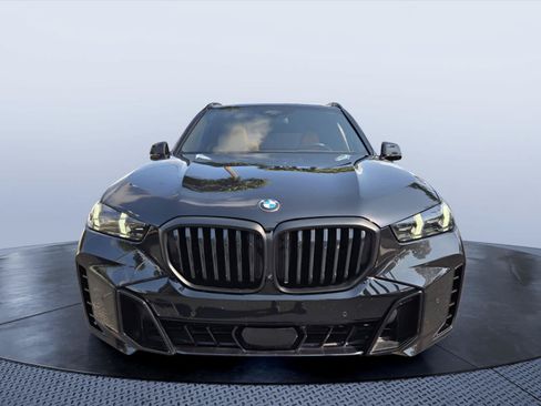 Certified 2025 BMW X5 xDrive40i w/ M Sport Package AWD/4WD image 8