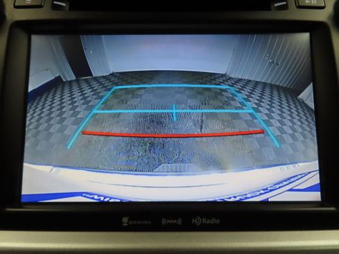 Used 2018 Toyota Highlander XLE image 19