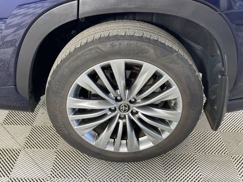 Used 2023 Toyota Highlander Platinum AWD/4WD image 19