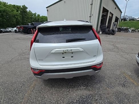 Used 2024 Kia Niro EX FWD image 6