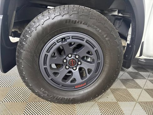 Used 2025 Nissan Frontier PRO-4X AWD/4WD image 31
