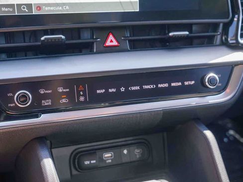 Certified 2025 Kia Sportage EX FWD image 21