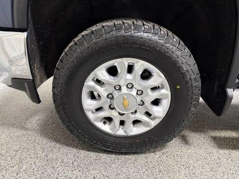 Used 2022 Chevrolet Silverado 2500 LT w/ Convenience Package AWD/4WD image 25