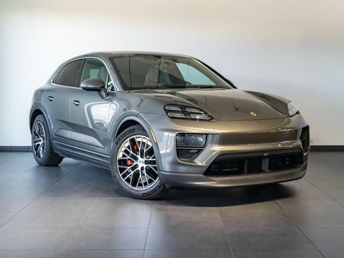 Certified 2025 Porsche Macan 4S Electric AWD/4WD image 9