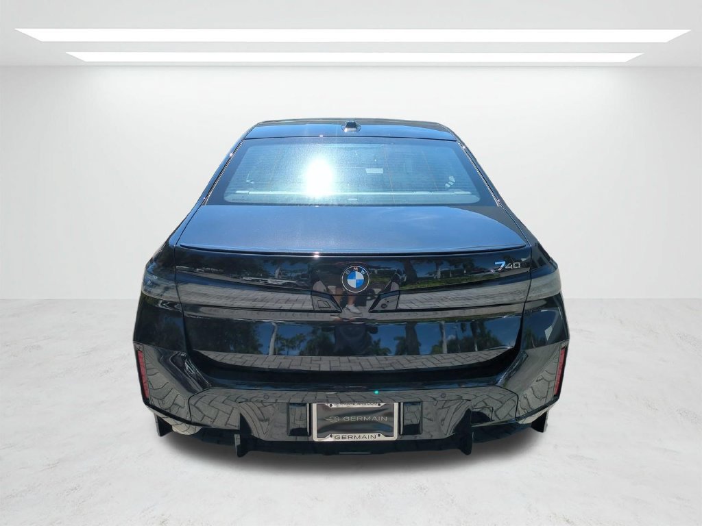 New 2027 BMW 740i w/ Executive Package RWD image 5