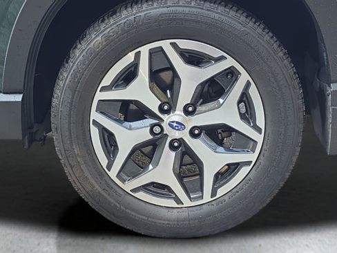 Used 2023 Subaru Forester Premium AWD/4WD image 19