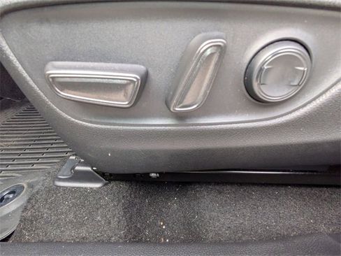 Used 2023 Toyota RAV4 XLE image 15