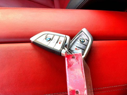 Used 2019 BMW M850i xDrive Convertible image 10