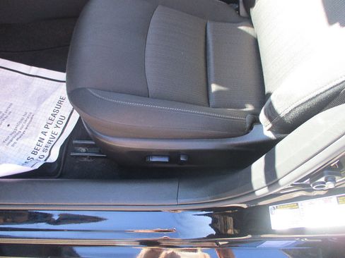 Used 2024 Nissan Altima 2.5 SV FWD image 15