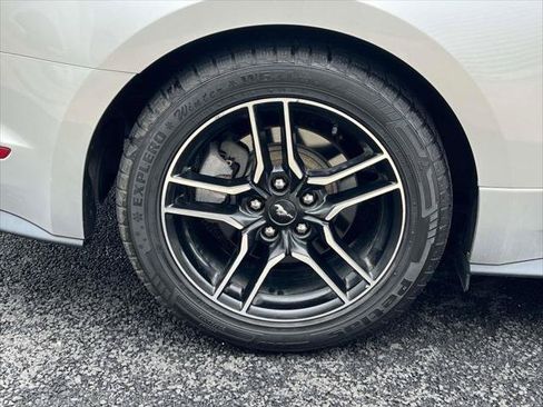 Used 2018 Ford Mustang Premium RWD image 9
