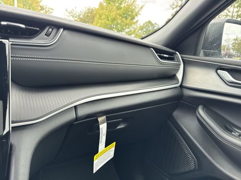 New 2025 Jeep Grand Cherokee Laredo X w/ Trailer Tow Package image 22