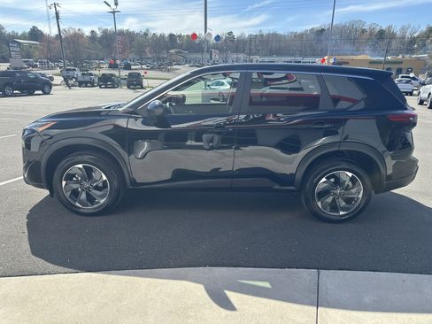 Used 2025 Nissan Rogue SV image 5