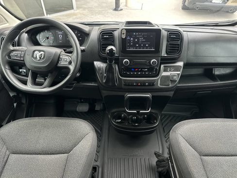 Used 2025 RAM ProMaster 2500 w/ Convenience Group FWD image 18