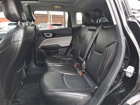 Used 2022 Jeep Compass Limited w/ Sun and Sound Group image 9