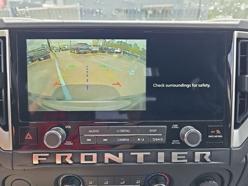 Used 2025 Nissan Frontier SV image 22