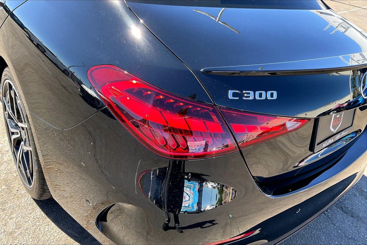 Used 2025 Mercedes-Benz C 300 Sedan image 26