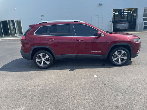 Used 2019 Jeep Cherokee Limited AWD/4WD image 7