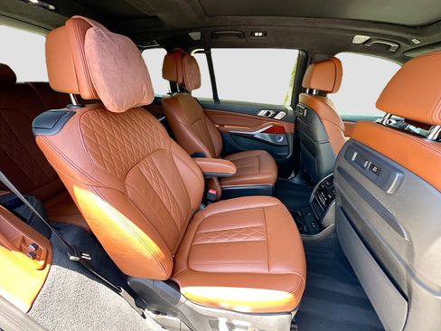 Used 2022 BMW ALPINA XB7 AWD/4WD image 27