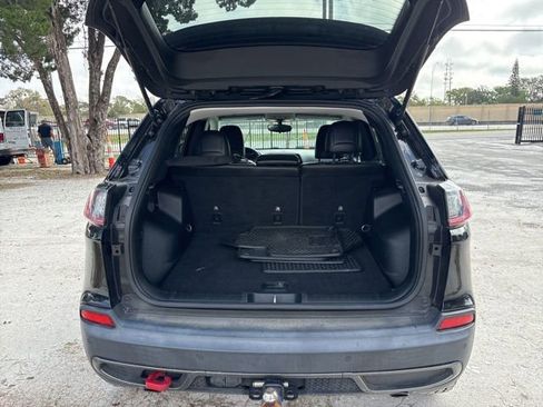 Used 2019 Jeep Cherokee Trailhawk w/ Cold Weather Group image 7