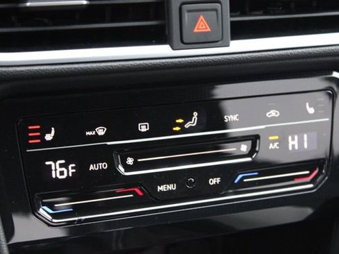 New 2026 Volkswagen Taos SE image 26