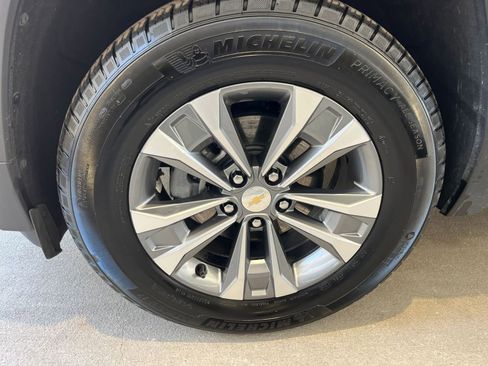 Used 2025 Chevrolet Equinox LT image 30