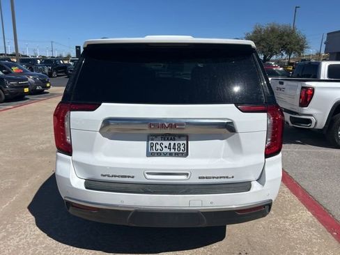 Used 2021 GMC Yukon XL Denali image 11