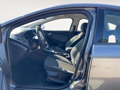 Used 2013 Ford Focus SE FWD image 9