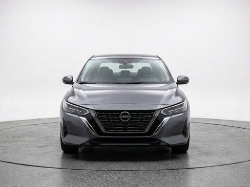 Used 2025 Nissan Sentra SV image 1