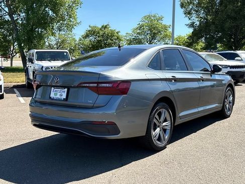 Used 2023 Volkswagen Jetta SE FWD image 2
