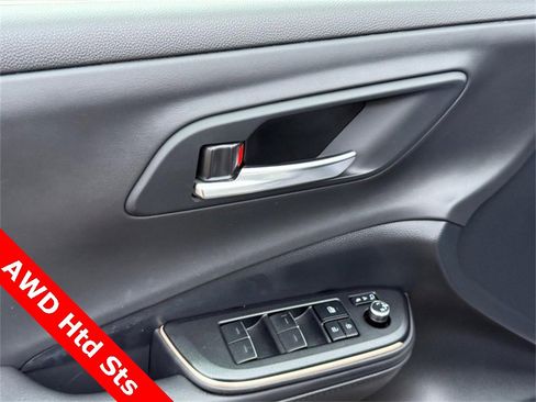 Used 2023 Toyota Crown XLE image 18