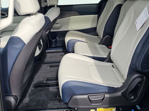 New 2026 Kia Carnival SX w/ SX Dark Edition Package image 33