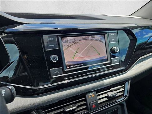 Used 2022 Volkswagen Taos S FWD image 11