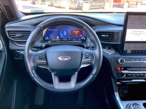 Used 2020 Ford Explorer Platinum w/ Premium Technology Package image 6