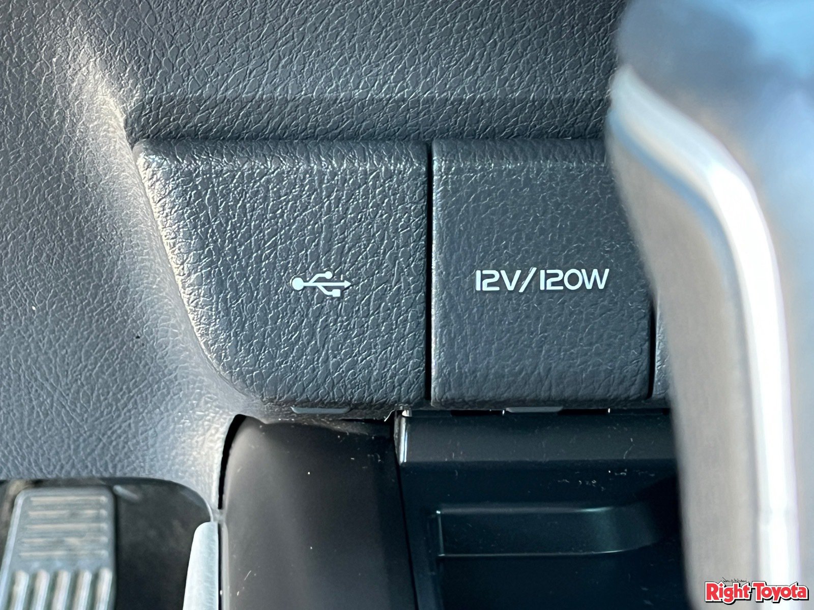Certified 2022 Toyota Camry XLE FWD image 27