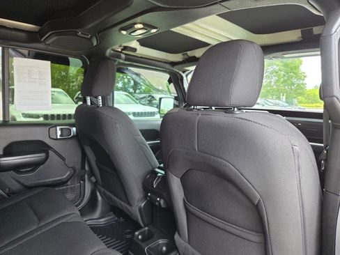 Used 2020 Jeep Wrangler Unlimited Sport AWD/4WD image 16