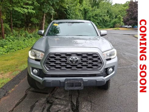 Used 2020 Toyota Tacoma TRD Off-Road w/ Technology Package AWD/4WD image 3