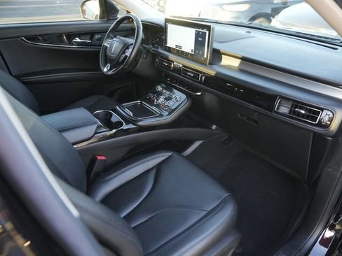 Used 2023 Lincoln Nautilus FWD w/ Premium Package image 17