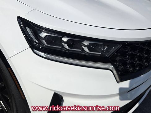 Used 2023 Kia Sorento SX AWD/4WD image 5
