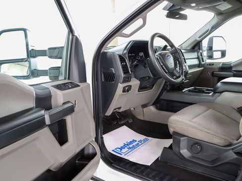 Used 2022 Ford F350 XLT image 4