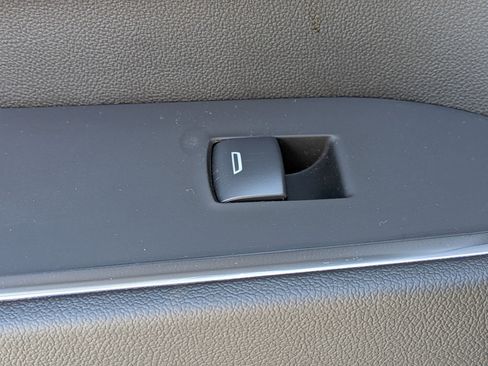 Used 2025 Chevrolet Silverado 1500 LT RWD image 29