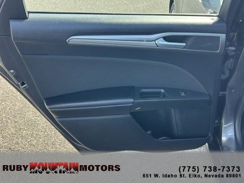 Used 2019 Ford Fusion SE image 19