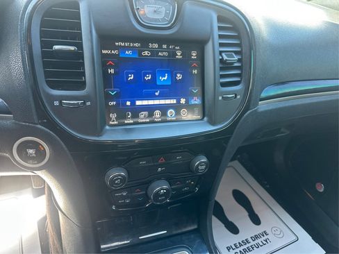 Used 2016 Chrysler 300 S image 23