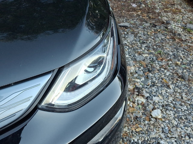 Used 2019 Chevrolet Bolt Premier FWD image 8
