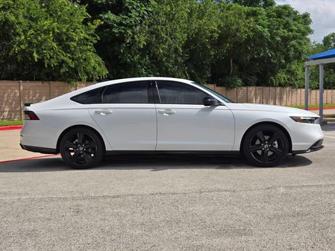 Used 2025 Honda Accord Sport image 2