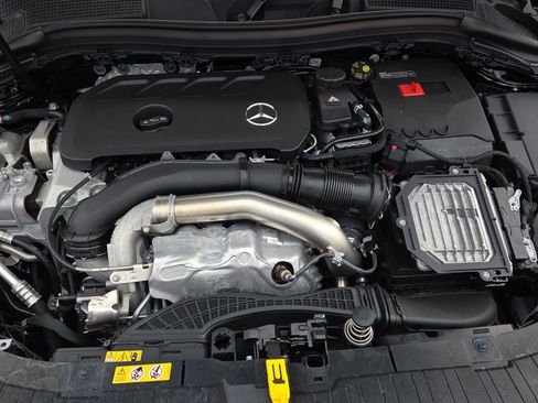 Used 2025 Mercedes-Benz GLA 250 image 30
