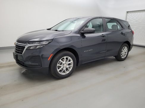 Used 2022 Chevrolet Equinox LS AWD/4WD image 2