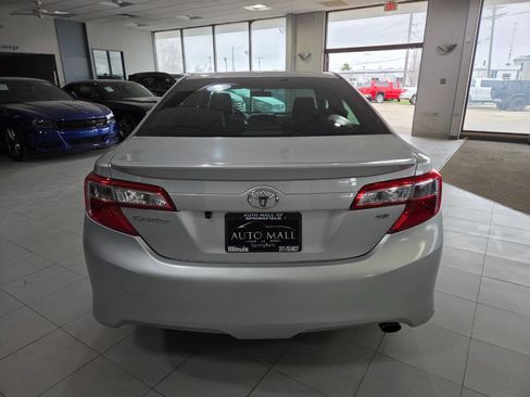 Used 2014 Toyota Camry SE image 6