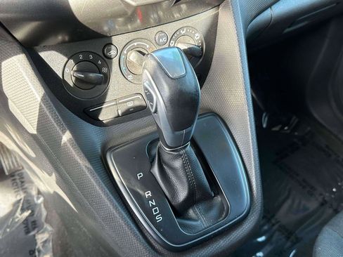 Used 2015 Ford Transit Connect XLT image 29