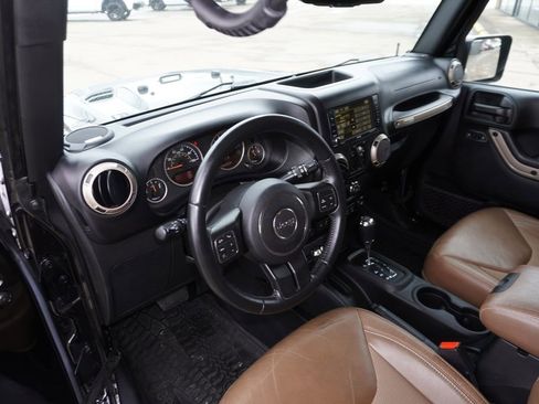 Used 2017 Jeep Wrangler Unlimited Sahara image 24